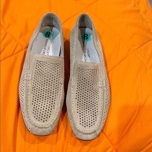Woman Donald J. Pliner Tan Perforated Moccasins, size 8